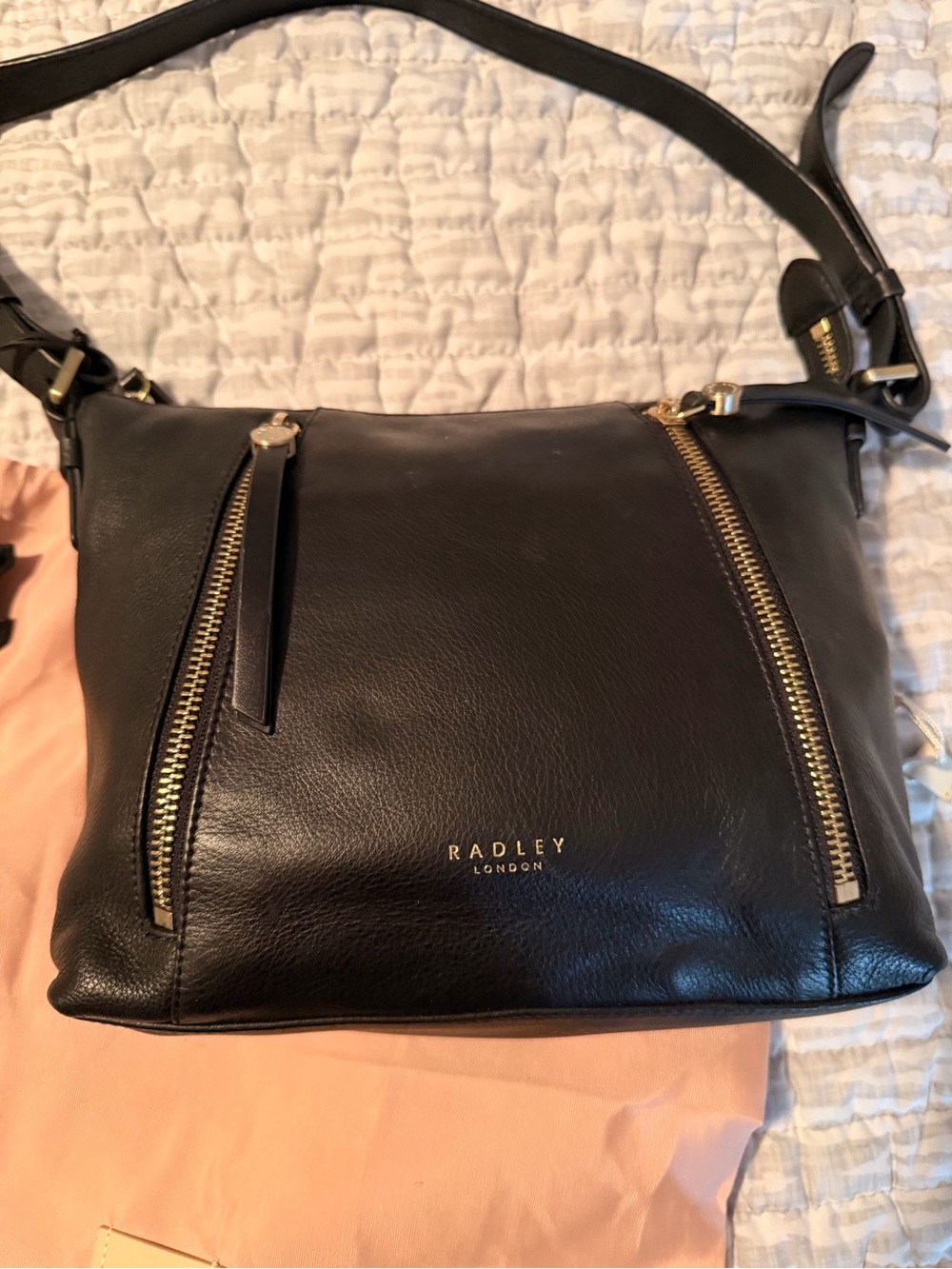 RADLEY LONDON Black Leather Crossbody with Gold Hardware